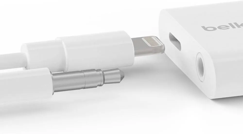 Belkin 3.5 mm Audio   Charge Rockstar Adapter White - F8J212btWHT