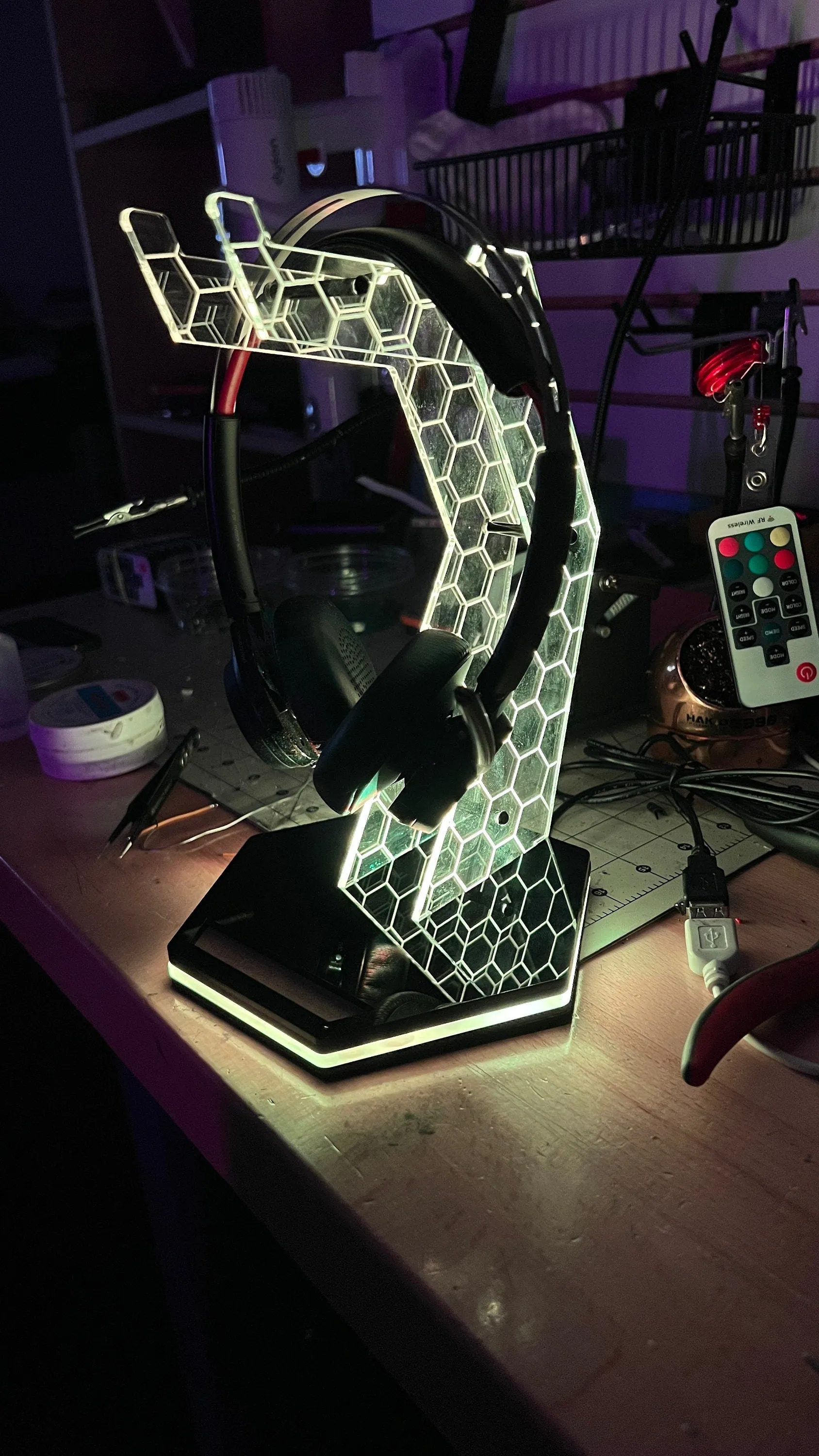 Personalized Headphone Stand - Gift for Gamers -  Custom Stand -  RGB— Universal Fit - Any Username/Any Gamer Tag