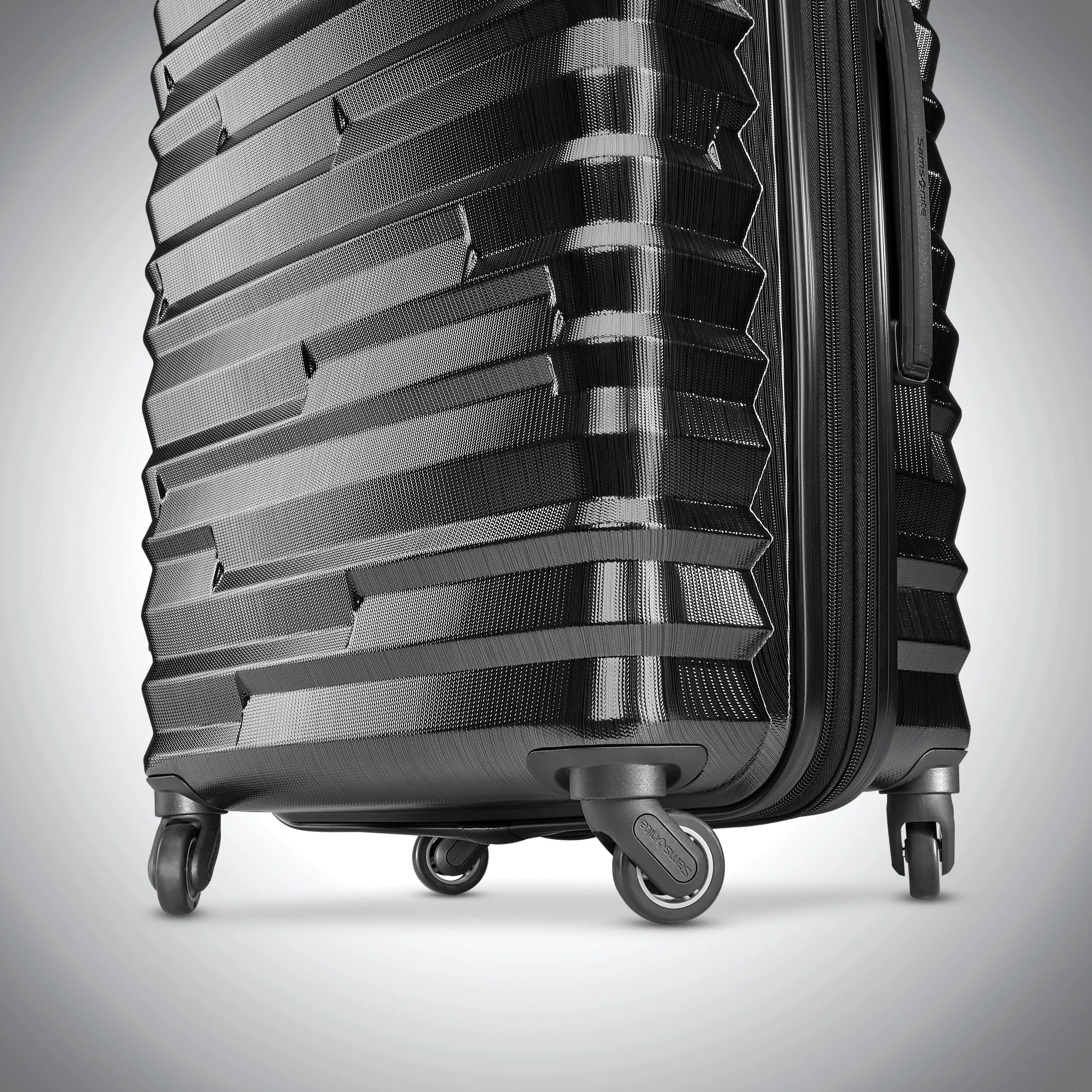 Samsonite Ziplite 4.0  Medium Spinner