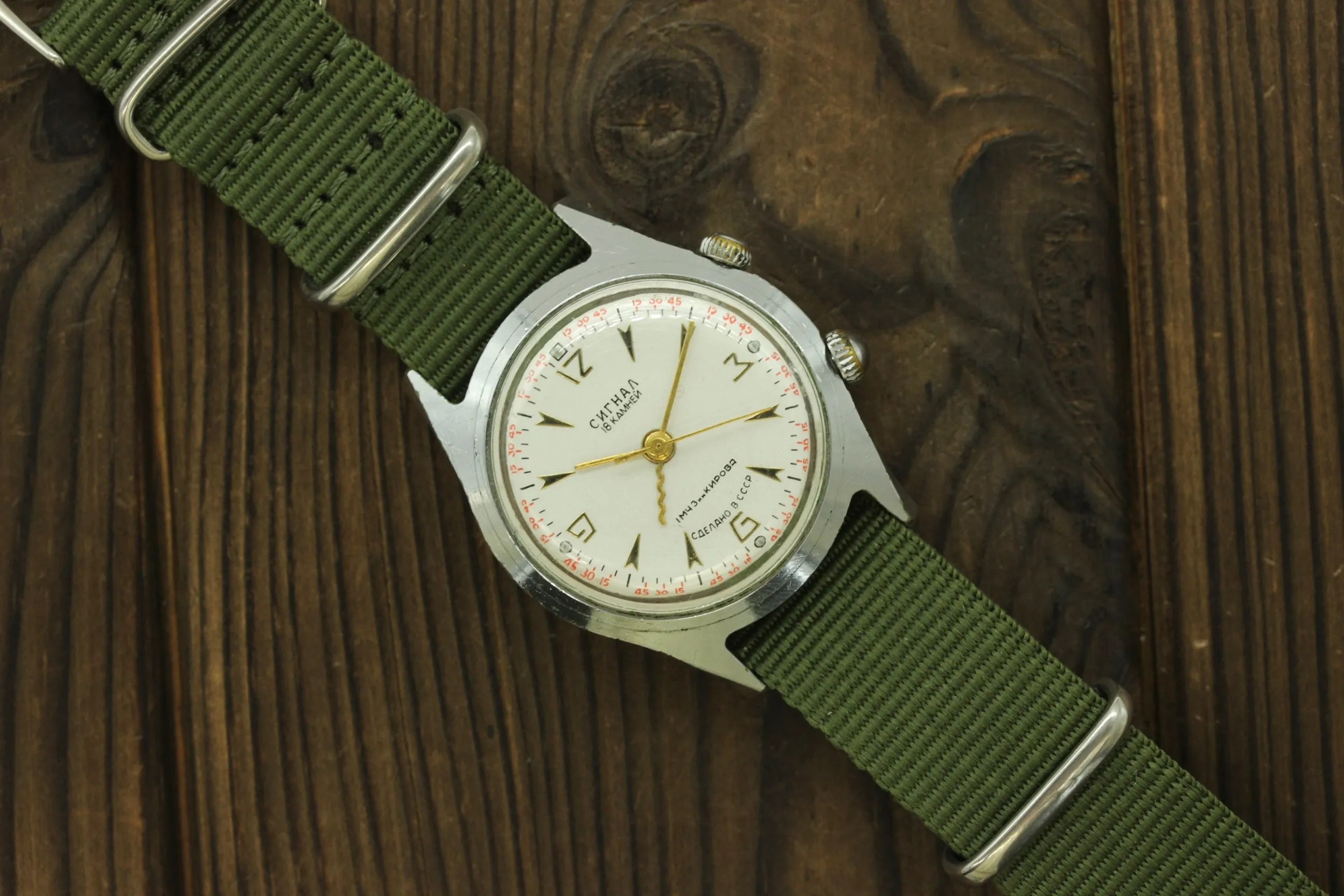 Vintage military POLJOT SIGNAL mechanical vibro alarm wristwatch