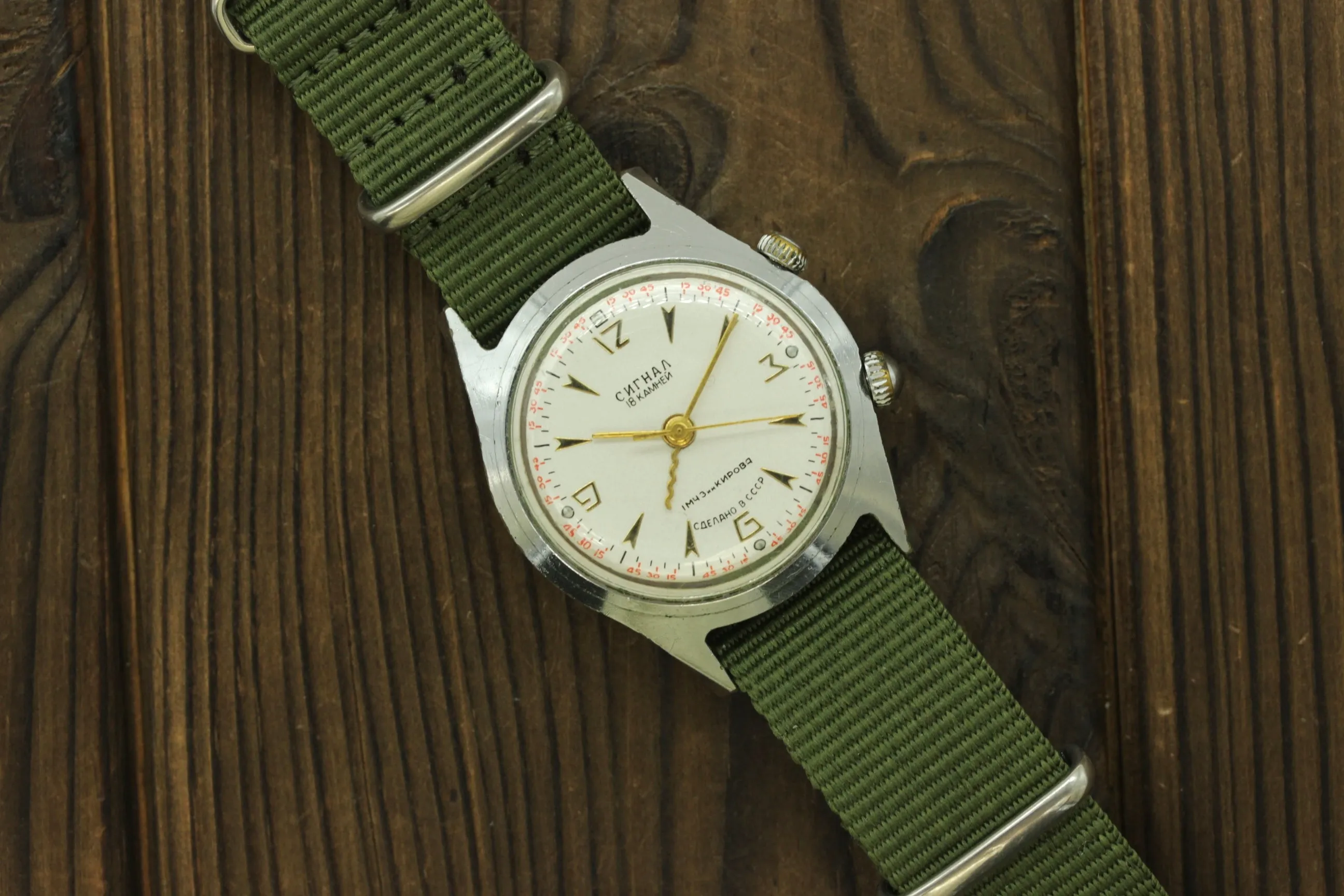 Vintage military POLJOT SIGNAL mechanical vibro alarm wristwatch