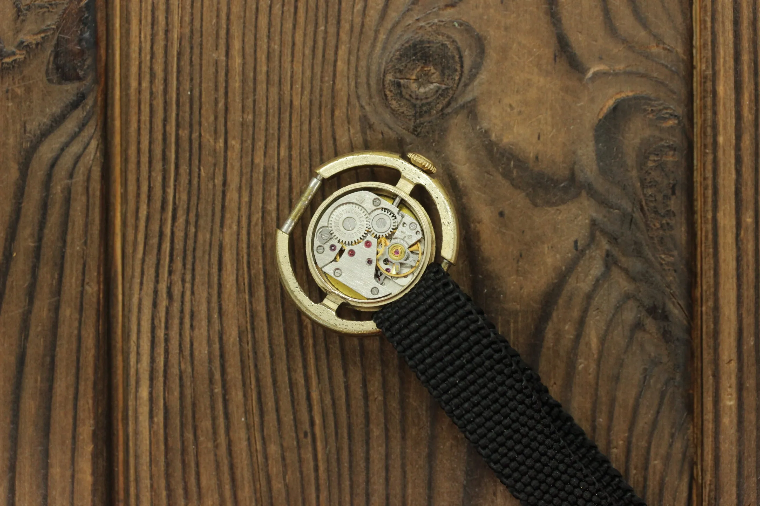 Vintage Soviet womens mechanical watch Zaria UFO